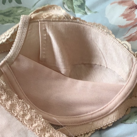 Intimate Portal brassiere beige NWT size 36B put your own pads. Great piece 🌺 - Picture 8 of 8